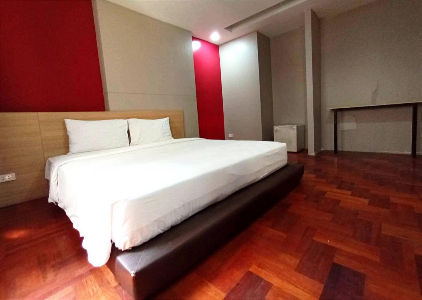 Go Inn Silom Bts Surasak X โกอินน์ สีลม บีทีเอส สถานีสุรศักดิ์ Bangkok Exterior photo