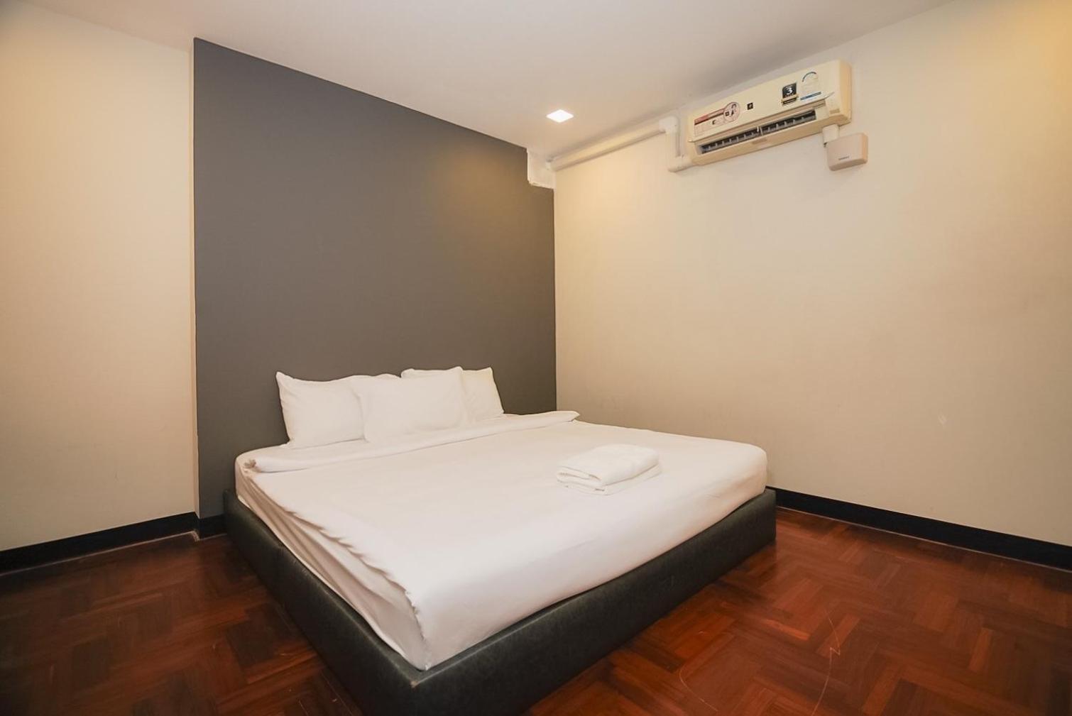 Go Inn Silom Bts Surasak X โกอินน์ สีลม บีทีเอส สถานีสุรศักดิ์ Bangkok Exterior photo